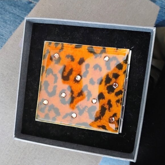 Spring Street Compact Mirror - Picture 1 of 4